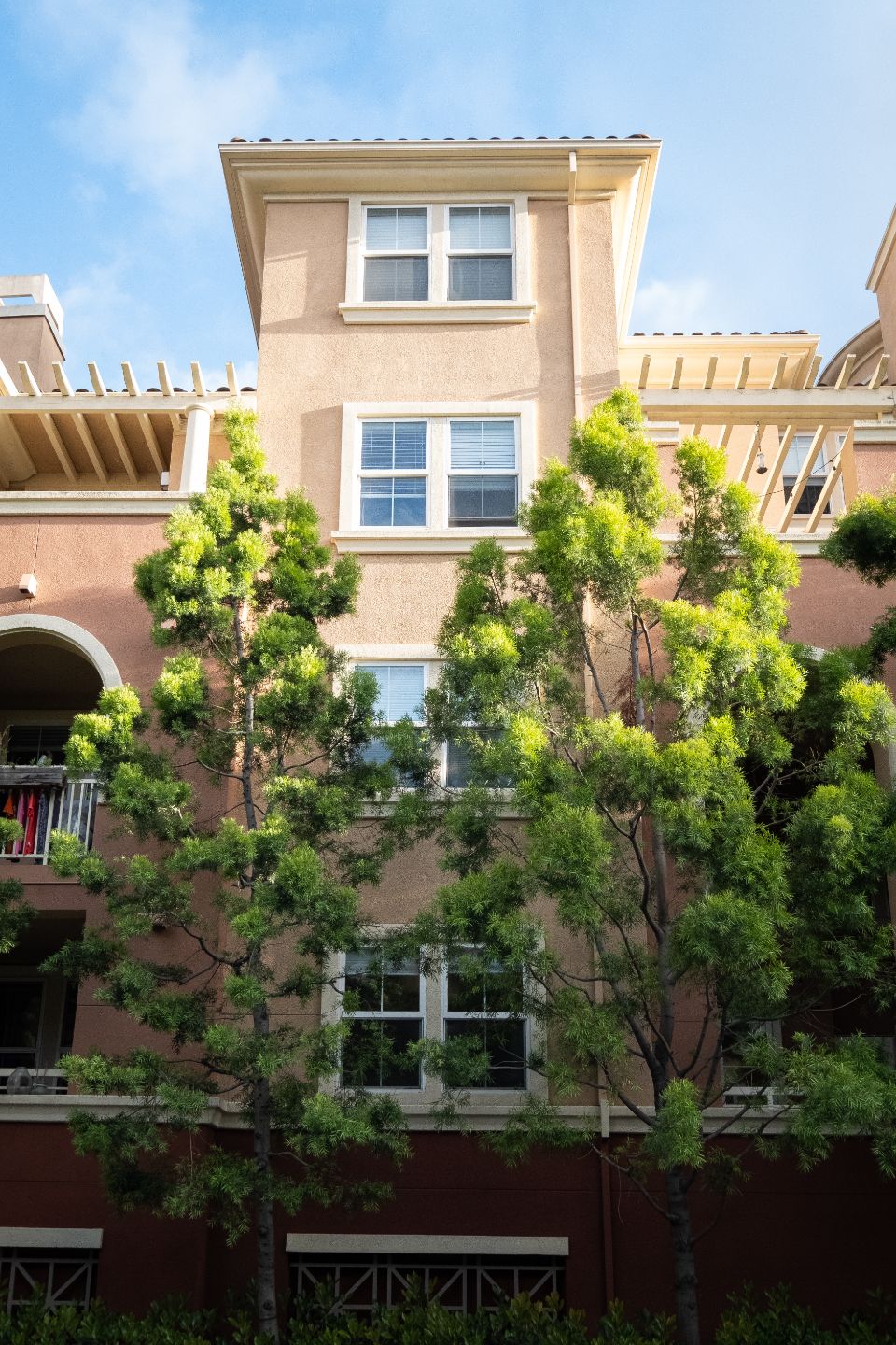 Multifamily apartment community with trees